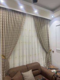 للبيع ستائر عدد (3)أينين هذا النوع الاول والثاني لون رصاصي كامله مع ال...