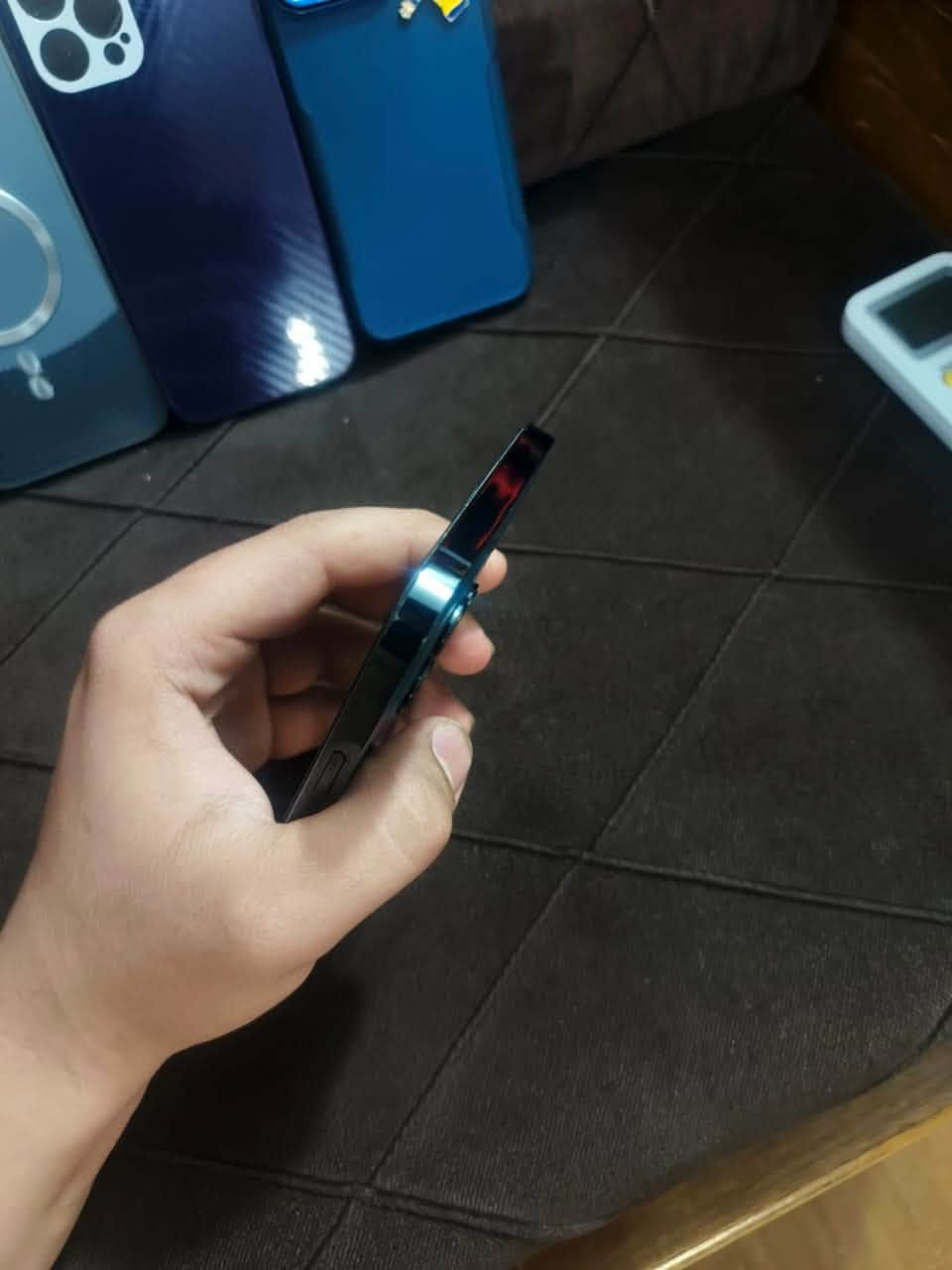 السلام عليكم 
ايفون12pro max ذاكره256 مبدل شاشه تفصيخ اصليه 3خيارات و بطاريه كذلك اصليه وفيس ايدي واكف الفيس ايدي اعتقد بس الشريط سعره 10 
السعر(325)قفل ويا شاحنه اصليه و4كفرات ***********
