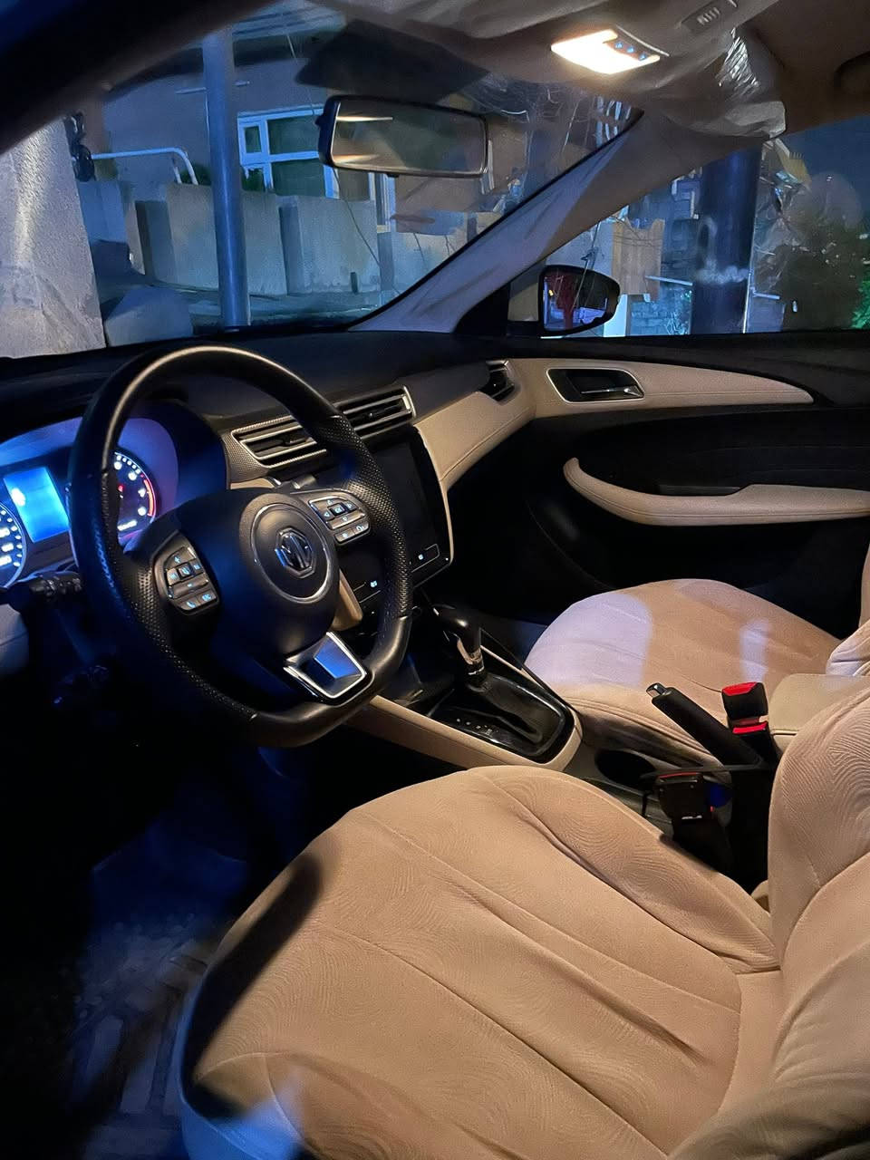 MG5 2025
ستاندارد پڵەس ٢٠٢٥
هیچی نیە سەیارەکە لۆکە 
تەنها ٢ شوختی هەیە
شاشە گەورە  کامێرا ڤۆلیۆم 
زەمان بوەو لە زەمان دەر کراوە 

***********
