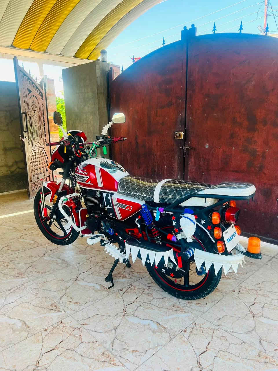 للبيع موطور دايوان موديل 23موطور نضيف مابي نقص مكينه ما مفتوحه وراق سحب  دراجه مجنبزه متعوب عليه ربع ما ذب عليه حله من صوره مكاني شهربان ***********
