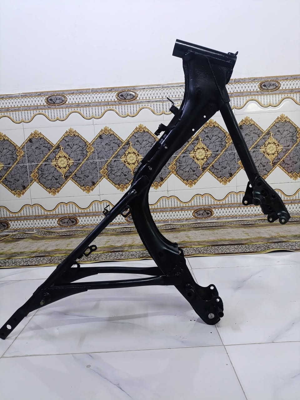 سلام عليكم
شاصي ادوات لا عواج ولا لحيم كبل شد السعر 60 وبي مجال مكان بصره خور الزبير ***********
