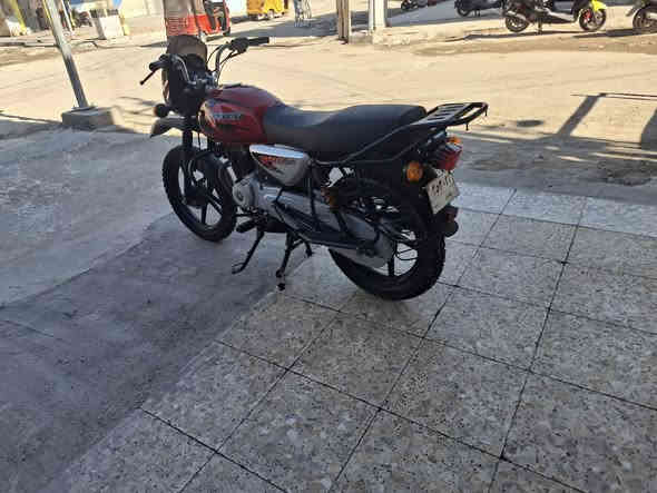 بوكسر موديل 2020 مرقمة بغداد دراجة حلوة ونضيفة حلة من الصور ومابيهة اي نقص سعرهة 1700 الشراي يخابر ***********
