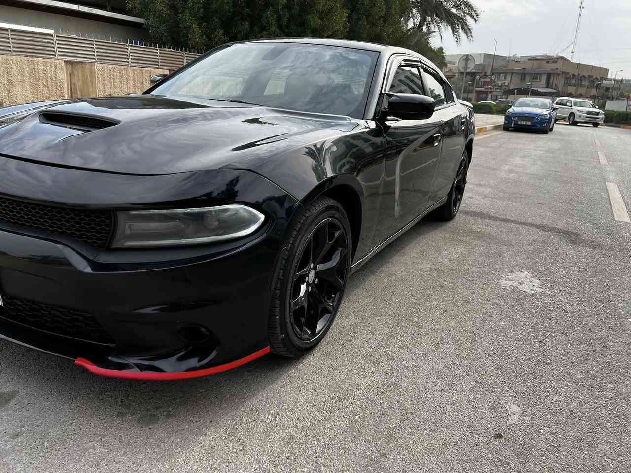 جارجر موديل 2017 اصل وارد امريكي صبغ حزام من عدا الابواب جهة الصدر والقبغ جنطه حادثهه جاملغين وبنيد وجاملغ خلفي ايرباك استيرن ودشبول سته سلندر تو ويل مواصفات sxt شاشة جبيرة كاربلي  كامرة كشن السايق كهرباء محدثه كت جيتي ويل حجم 20 سقف روز رويز تشغيل عن بعد  كير مكينة بحالة جيدة جدا تبريد شغال رقم بغداد الدولي السعر 158 ورقة وبيهه مجال مكانهه بغداد السيارة مسويلهه سونار 
***********
