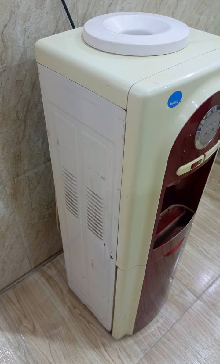 براد شغال بارد فقط للبيع بسعر مناسب هاتف ***********
