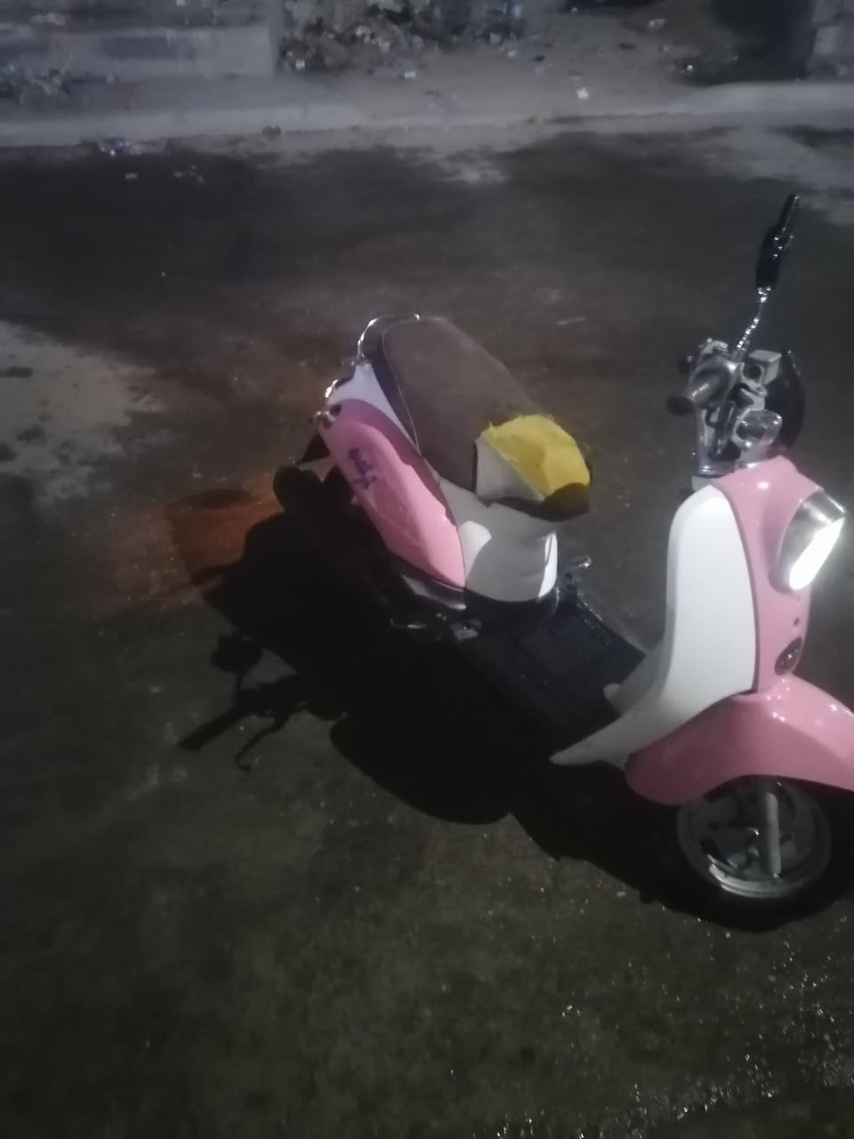 سلام عليكم دراجه كامكو للبيع كوم حديد عوزها فقط كابريتر وباتري للتواصل *********** بغداد الأمين الثانيه شارع نواب
