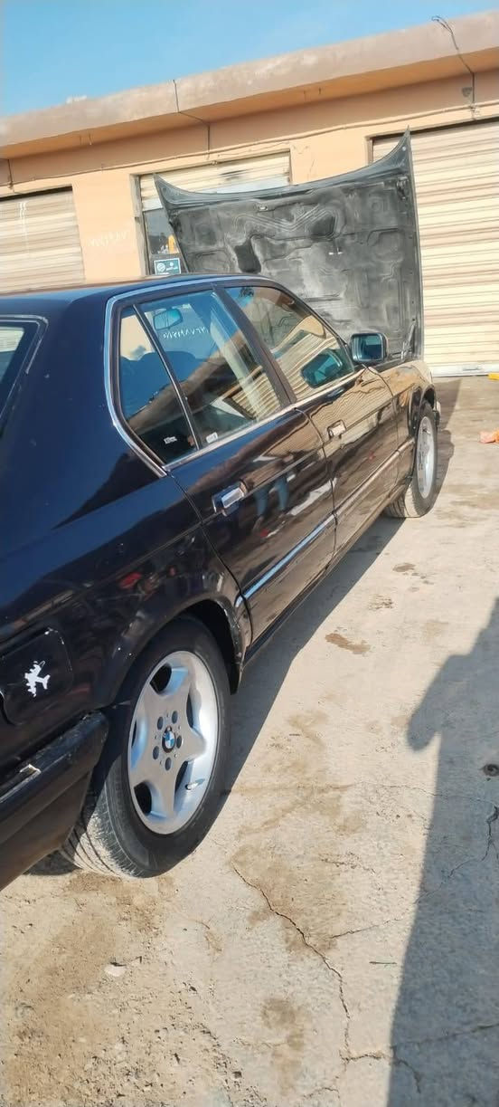 حياكم الله
بي ام 735 رقم ديالى ولعنوان ديالى 
الون اسود الموديل 91
محرك مفتوح ومكفول كير كهربايات حدادية جديد
جام كهربائي كشنات كهربائي 
ترايك للبصرة سعر 60وبيهة مجال 
رقم صاحب السيارة ***********
مكلف بنشر
ا
