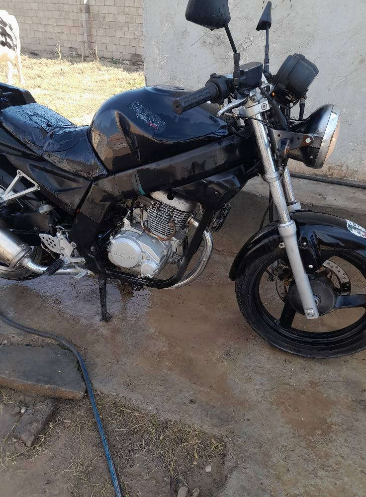 السلام عليكم للبيع دراجه دايلم دراجه نضيفه ومرتبه🤩ومحرك شرط ما مفتوح😍الدراجه نص سلف تشتغل ☺شغل وطلع بئي وكت 🥰المكان جنوب الموصل القياره قريه اجحله للتواصل***********
