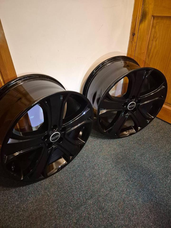 Check out pictures please 🙏 if the part you’re looking for is not listed please message me directly. 

Beware of fake profiles using my photos.  Stay blessed


**إذا كنت صاحب هذا الإعلان وتريد حذفه لأي سبب، رجاءا أرسل رسالة إلى الدعم الفني**