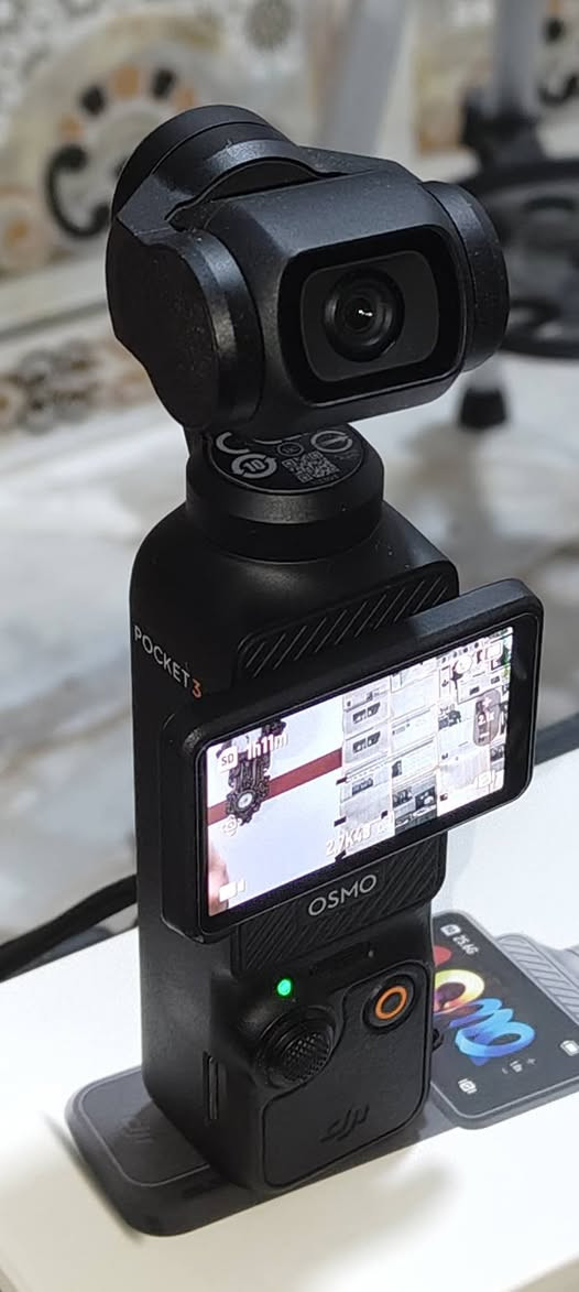 للبيع باكيج متكامل DJI Osmo Pocket 3 (البيع كقطعة واحدة فقط ولا يوجد بيع مفرق)

🔴 ​الحالة نظيفة وبحالة ممتازة جداً، والسیت يبيع بالكامل مع جميع ملحقاته التالية:

🟣 ​الكاميرا: Osmo Pocket 3 مع الكيت والبوكس الأصلي.

🟣 ​الطاقة: عدد 2 بطارية هاندل (DJI Battery Handle).

🟣 ​العدسات: عدسة واسعة الزاوية (Wide Angle) ماركة DJI اصلي

🟣 ​الفلاتر: مجموعة فلاتر K&F (تتضمن ND2-32، CPL، و Black Mist).

🟣 ​الصوت: مايكروفون لاسلكي DJI Mic Mini 2.

🟣 ​التخزين: ميموري كارد SanDisk سعة 64 جيجابايت أصلية.
​ملاحظة: البيع حصراً للباكيج كامل كقطعة واحدة.

للتواصل والاستفسار فقط واتس اب/
***********
