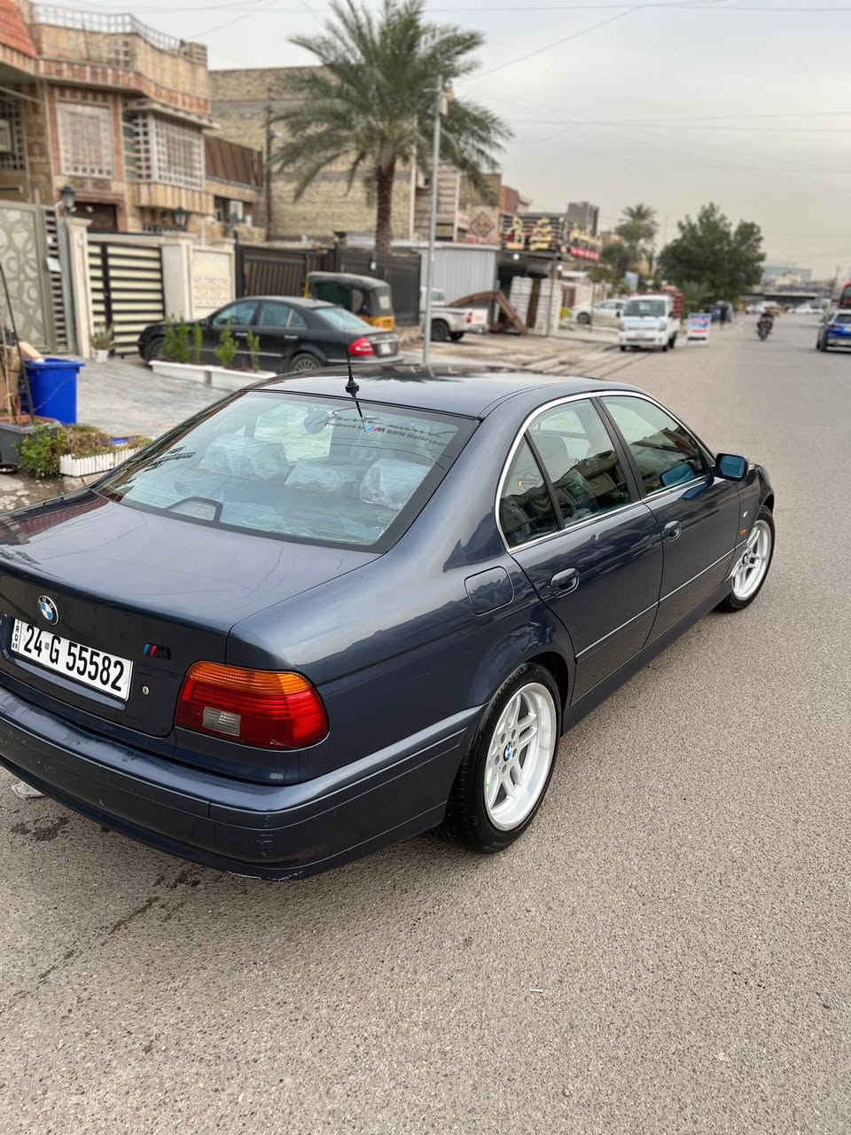 السلام عليكم للبيع BMW ٥٢٨ مسكر دبل فانوس صقر e39 موديل ٢٠٠٢ السياره جديده كلش بمعنى الكلمه  مابيه برغي نقص السياره بيه بس ٣ قطع صبغ بقية السياره كفاله  عامه السياره حجم المكينه ٦ سلندر رقم السياره دهوك  رقم  مميز بأسمنا سنويه ورقم وهزه جديده السياره كير مكينه تبريد صدر شرط كفاله 
موصفات السياره 
*شاشه 
*ويل m
*دعاميه m
*شباك m
*دوس m
* تبريد قطعتين 
وبيه بعد موصفات مذاكرهن 
مكان السياره بغداد الشعب
السعر ١١٠ اوبيه مجال بسيط 
الاستفسار ***********
