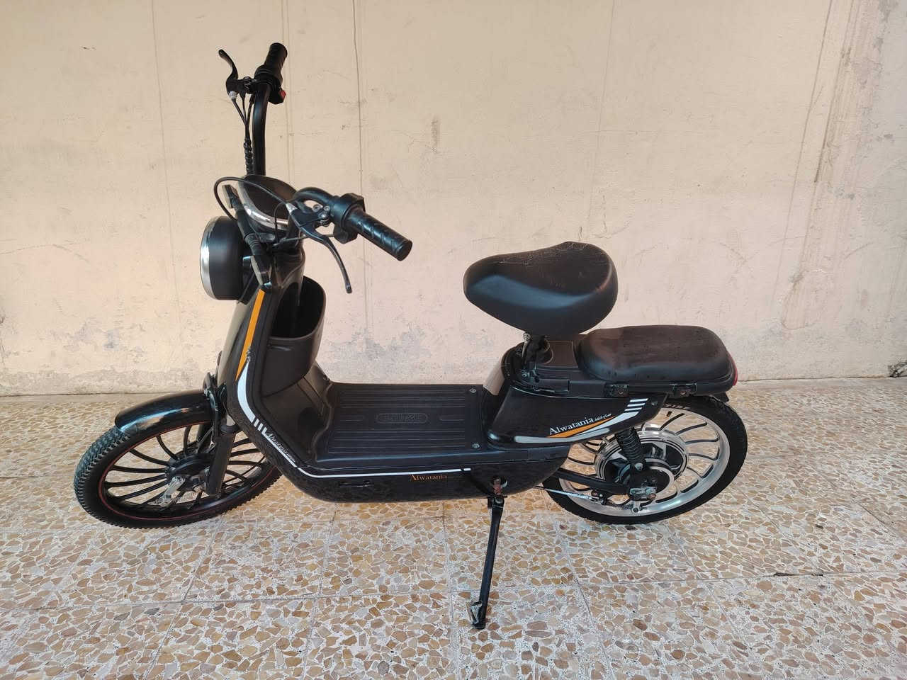 سلام عليكم ورحمه الله وبركاته
دراجه شحن نوعيه صناع الثقة
عدد البطاريات 5 جدد شرط
ليت +بك ليت +اشاير +هورن +نشره =كل شغال شرط فول
السعر(250)الف
مكاني #الموصل اليرموك قرب الحديقة
رقم الهاتف للتواصل (***********)
