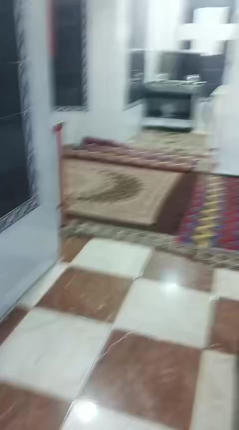 السلام عليكم ورحمة الله وبركاته 
بيت للبيع 
المساحه :650م
قرب البورصه 
للاستفسار الاتصال على الارقام التاليه 
او زياره مكتب الصالح للعقار
***********
***********
