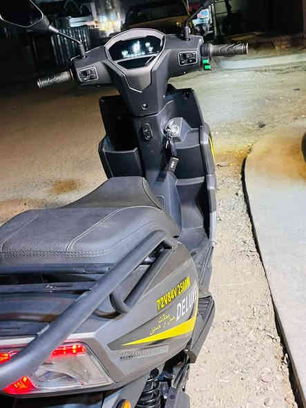 السلام عليكم دراجه شحن للبيع 
نوع سكنس
6 بطاريات 38
الشحنه الوحده تمشي60 كيلو
سرعه حقيقي 70
ملف2500W
ستاند صفح حساس
السعر 800 وبيه مجال للشراي 
للاستفسار ***********
