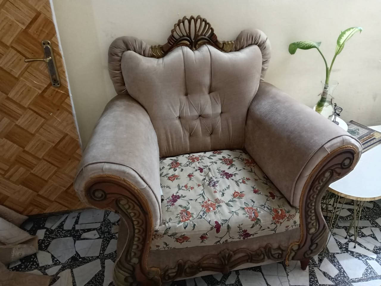 عشر مقاعد سعره ٢٥٠ وبي مجال مكان حي التراث كسر بالرجل


**إذا كنت صاحب هذا الإعلان وتريد حذفه لأي سبب، رجاءا أرسل رسالة إلى الدعم الفني**