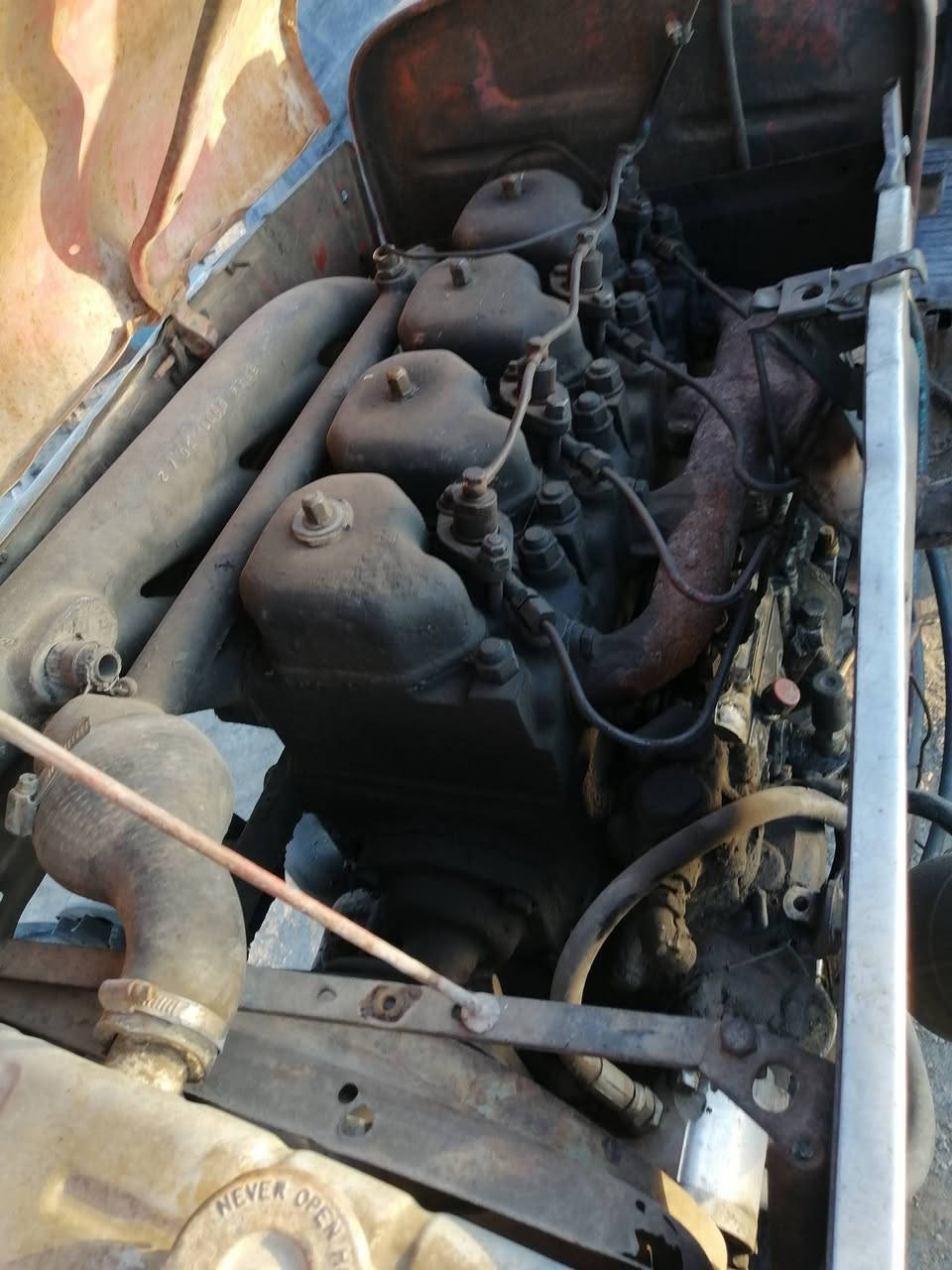 السلام عليكم ورحمة الله وبركاته
كاروبه عنتر للبيع
٧١ موديل ٨١
جاهزه للعمل
تاير حجم ٣٠ جيد
تخم ثگاله امام و خلف
كفر كامل
هيدروليك شغال ١٠٠ بل ١٠٠
رقم و سنويه بابل تحويل ثاني يوم
السعر عند الاتصال على الرقم (***********)
