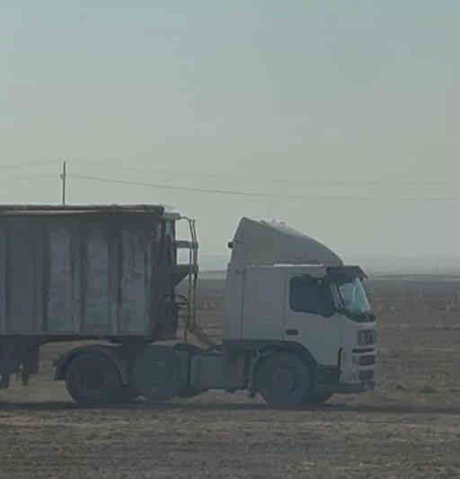 السلام عليكم فالفو للبيع موديل 2007سنكل امامي كير عادي سنويه جديده حصه كاز كركوك مربوطه كامل سياره تخم تايرات جديد FM السعر 350بيها مجال الرقم ***********
