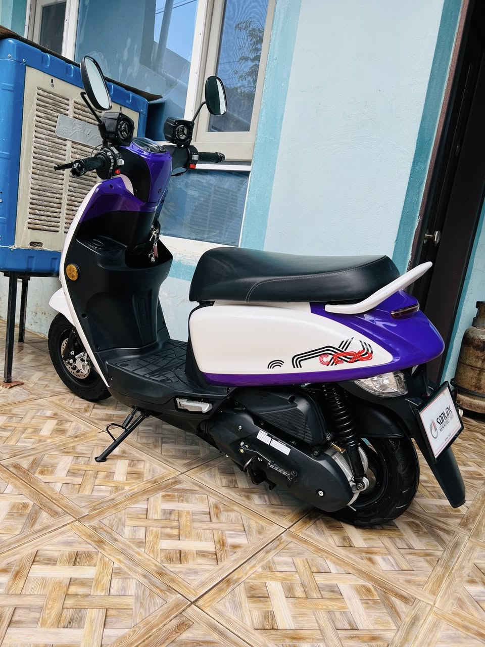 السلام عليكم دراجة بوليسي نضافة فول
محرك بلادي بعدهة زيرو كهربائيت كلهة شغالة السعر خاص 
عل رقم ***********
