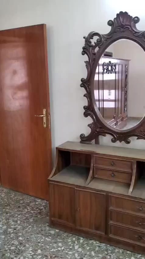 غرف نوم عدد ٢ خشب كاملة مابيها ضرر 
المكان بغداد حي الجامعة


**إذا كنت صاحب هذا الإعلان وتريد حذفه لأي سبب، رجاءا أرسل رسالة إلى الدعم الفني**