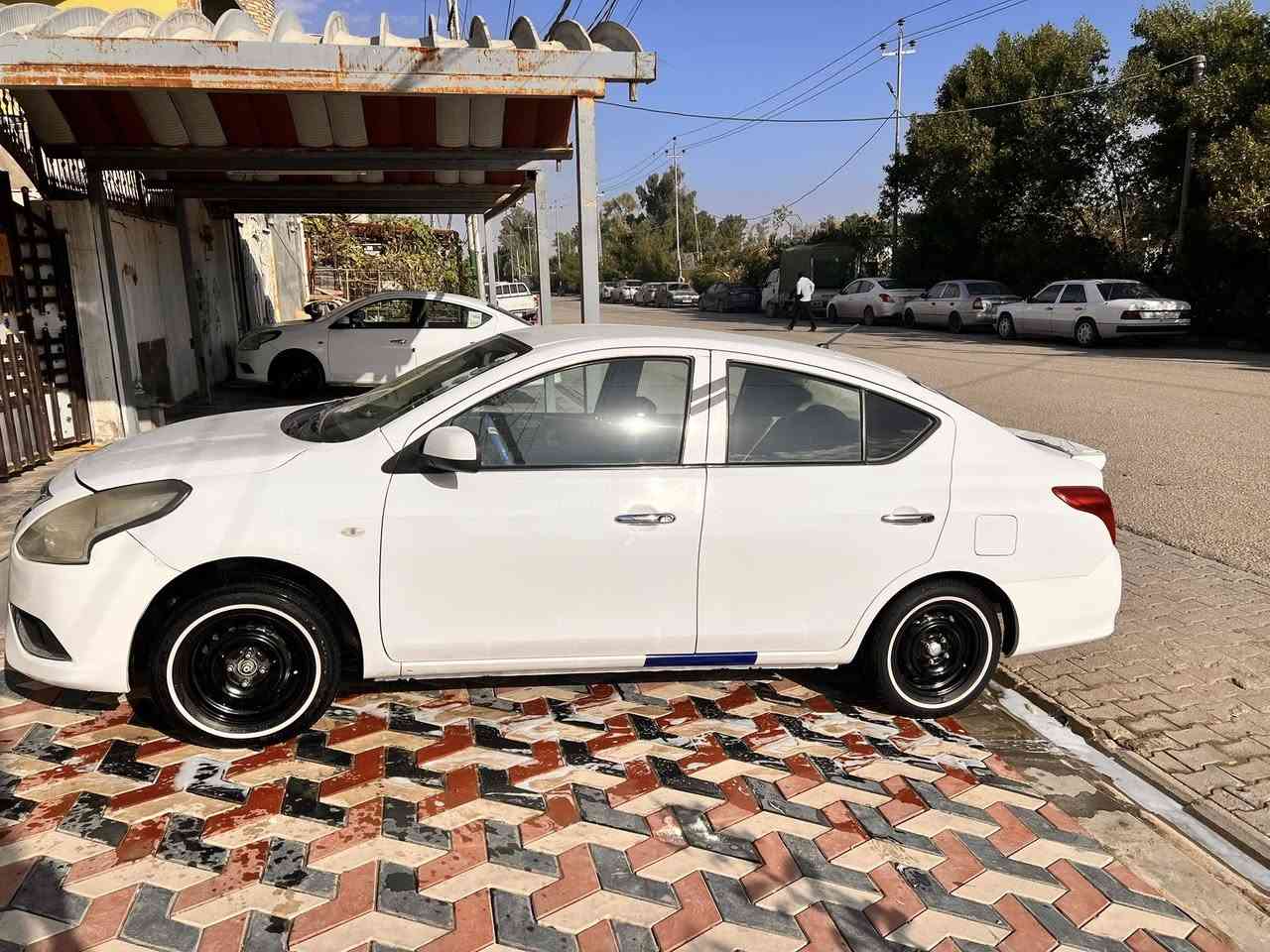 سلام عليكم نيسان صني هندي 2019 رقم اربيل الماني بسم شركه شرط تريد وكاله تريد مداور السياره بيها شبر صبغ بالجاملغ الامامي فقط بدون فتح والباقي كفاله حتى من البارد ماشيه 170 مكاني نجف *********** السعر 105 وبيها مجال قليل
