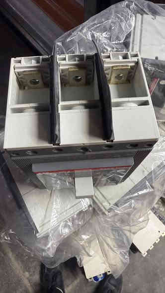 بسم الله الرحمن الرحيم

قاطع ABB   A400 أمبير. بيانو

كميه محدوده بسعر الجمله✍️

باله اصلي نضافه 100:/100👌🏿

عنوان شورجه عكد النصاره📍

للاستفسار:***********   هاتف+واتساب☎️

*********** واتساب📞
 
يوجد خدمه توصيل إلى جميع المحافظات 🚚
