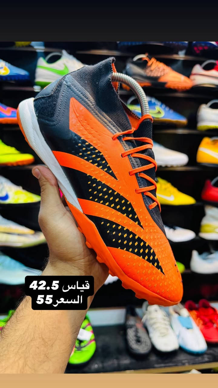 السلام عليكم 🫡 

احذية كرة قدم تارتان اصلي أوربي مستخدم 

كل القطع نظافة 90% وأكثر 

موضح بالصور القياس والسعر 

العنوان/ كوت - الشيشان عمارة التجهيزات الرياضية مقابل صيدلية عسل 

هـ/ ***********

البيع جملة- مفرد

يتوفر لدينا جميع أصناف احذية كرة القدم
