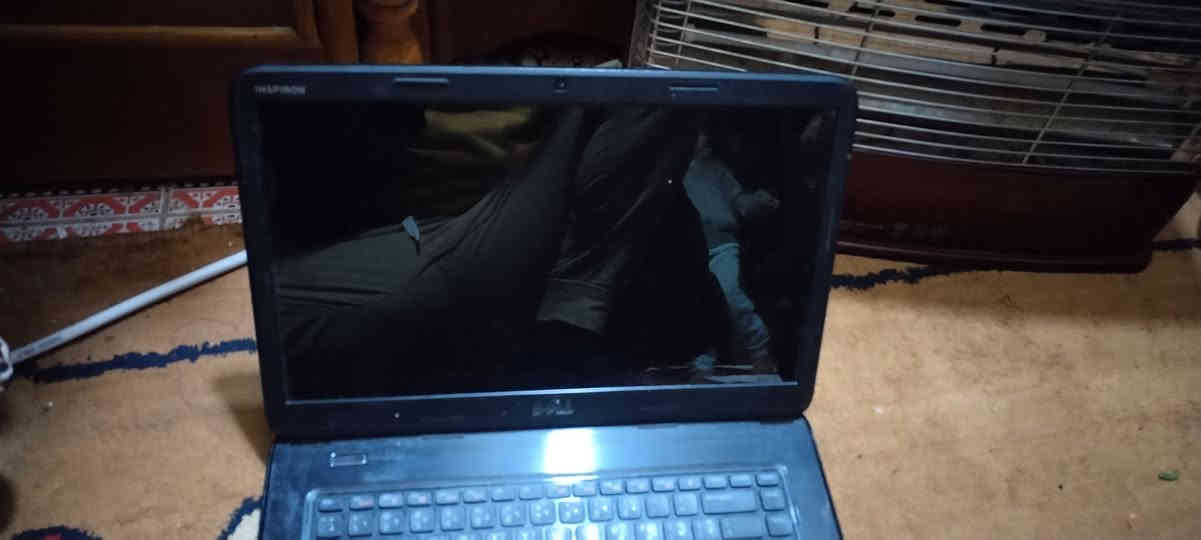 حاسبة دل مواصفات مثل ماتشوفون نقصها بس بطاريه هي عالكهرباء شغاله عادي جاهزه السعر ٢٠٠ وبيها مجال مكاني نجف طريق كربلاء نجف للاستفسار الخاص موجود او الاتصال على الرقم *********** واتساب فقط
