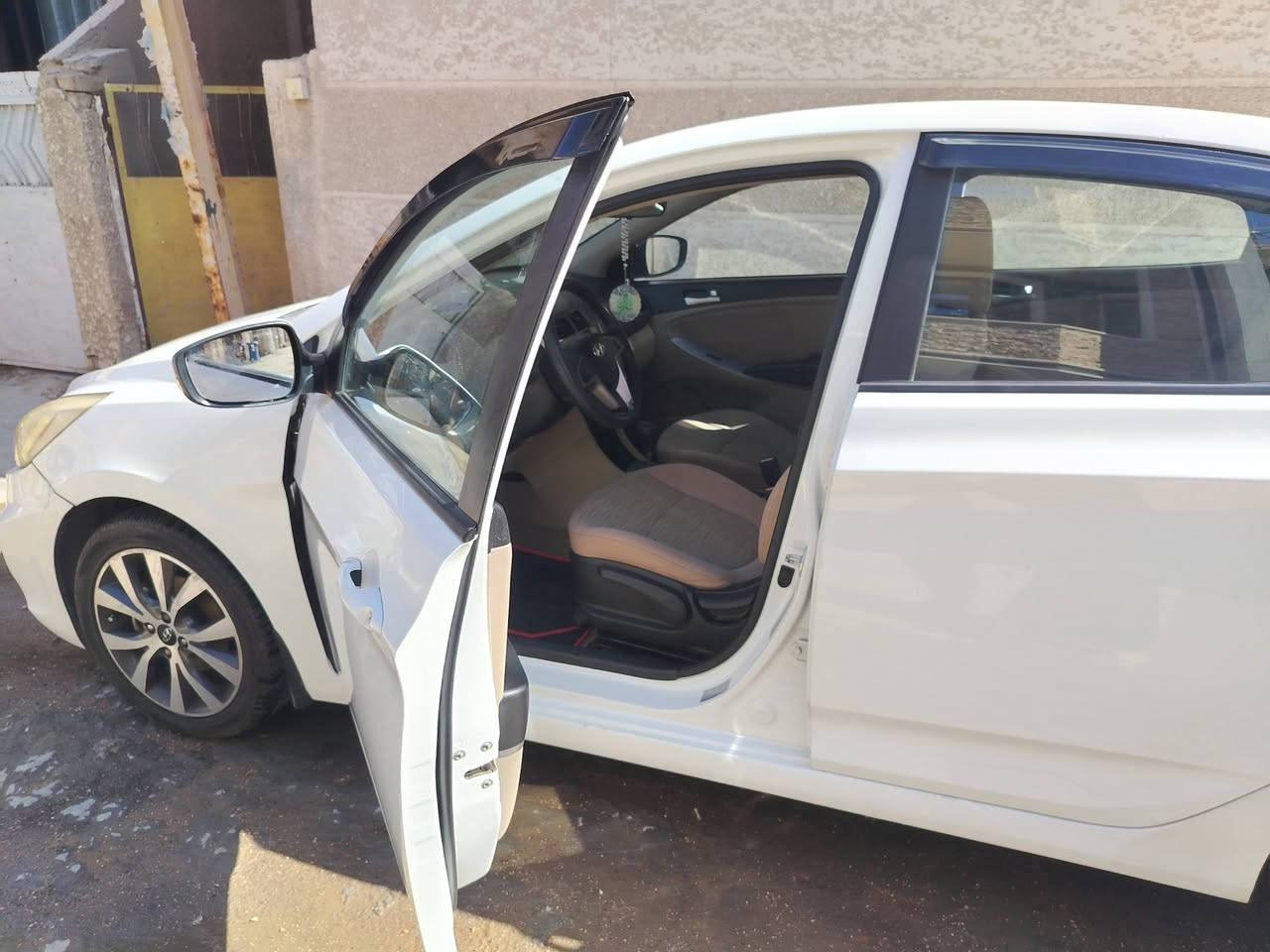 السلام عليكم..
اكسنت 2016 خليجي 1600

مواصفات مرتبة

والسونار مرفق بالصور بيهه بنيد مبدل

رايدتهه ب١٠٠ وبيهه مجال بسيط

مكانهه بغداد


**إذا كنت صاحب هذا الإعلان وتريد حذفه لأي سبب، رجاءا أرسل رسالة إلى الدعم الفني**