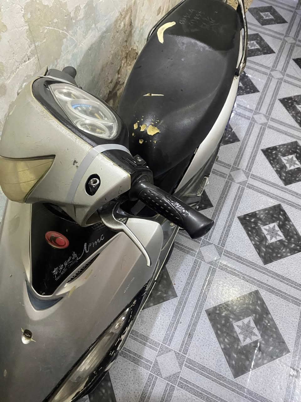 جي فور دراجه مكفوله كهربائيات سلف ونهدر  ومطلعها حاويه فقط يحتاجلها تجفيت
رقمي واتساب فقط الشراي يراسلني (***********)

ومكاني ناصريه مركز
