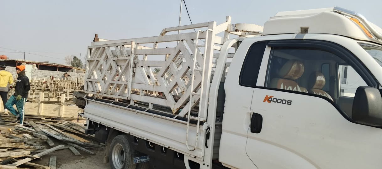 سلام عليكم محجر كيه فحل تسكام حديده مليمن بيه خياسات بصيطات رتفاعه متر  مكاني  ديوانيه البدير سعره 325وبيه مجال ***********
