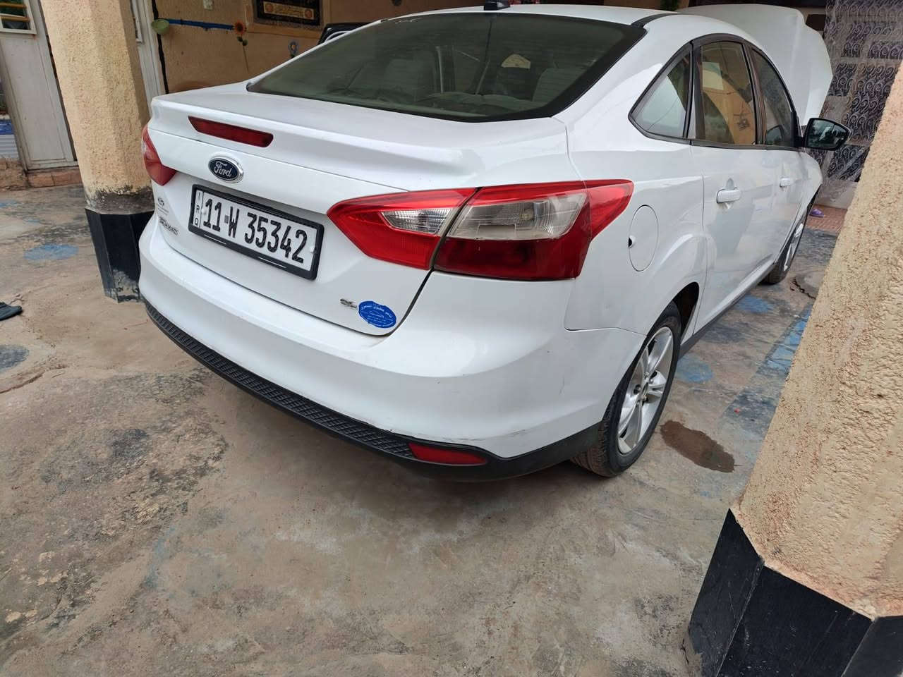 للبيع السعر 57وبيها مجال كفاله عامه ماعدا جاملغ الأيمن 2013رقم بغداد بأسمي ***********
