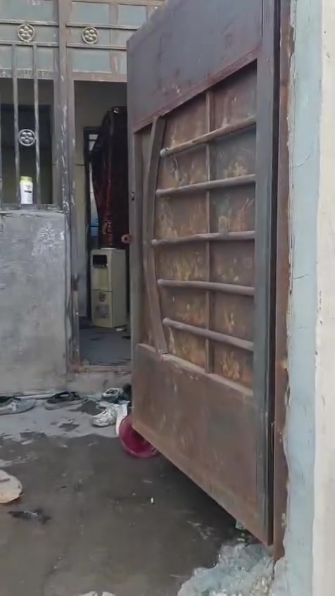 بيت مساحة ٥٠ متر طابق واحد ملك صرف زراعي سند ٢٥
يحتوي على  حولي مطبخ + غرفة وحدة+ خدمات 
الموقع / كميرة شارع ابوطاوة بعد فرع التعاون 
السعر : ٣٥ مليون 
للاستفسار : ***********
