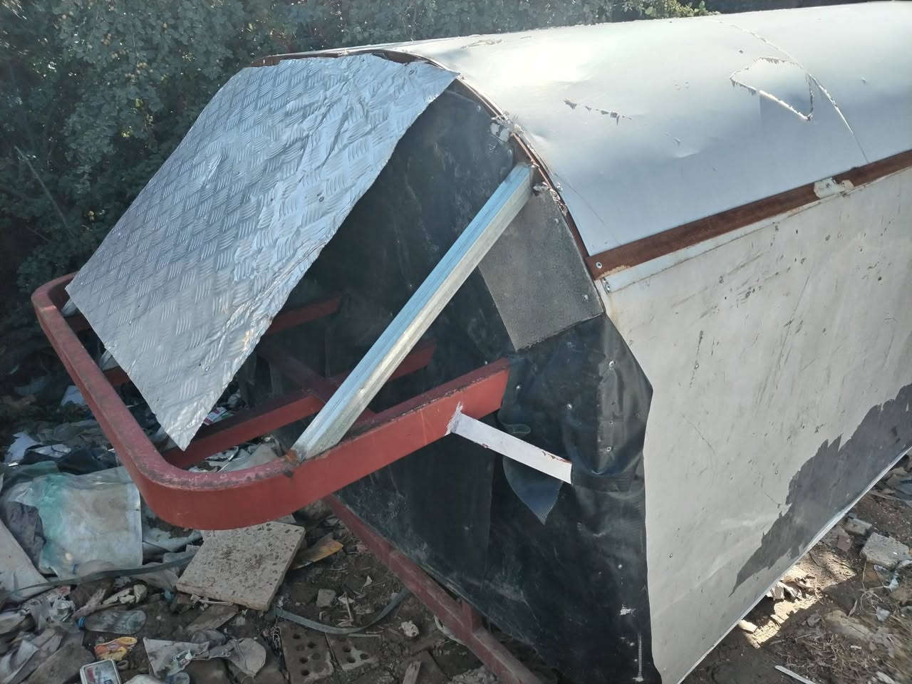 السلام عليكم محجر كية نثية للبيع نضيف اخو الجديد حديد كله ثقيل ومغلف بليت المنيوم ***********
