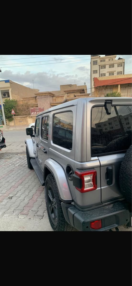 جێپ ڕانگلەر 2021
مواسفات لیمتید سپۆڕت 
چاملغ بۆنیت سبوغ 
بێ ناو ، ئێڕباگ سوکان 
م / V4_20 تۆڕبۆ کپس 
ڕویشتن / ٨٠٫٠٠٠ مایل 
ڕەقەم و سەنەوی نوێ 

نــــــرخ    ٢٤٧ مجال
*********** واتسب أربيل, العراق
