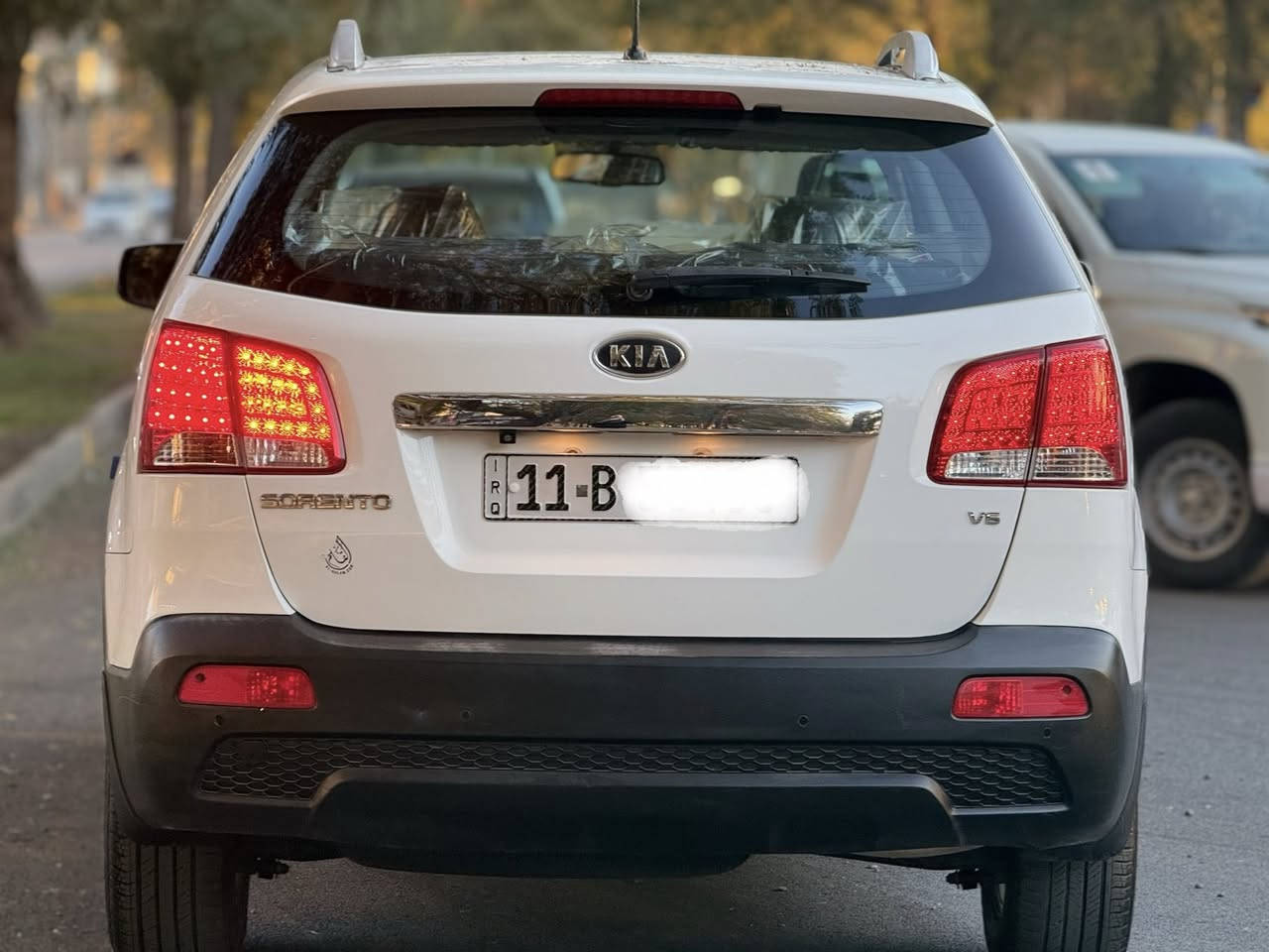 السلام عليكم 

كيا سورنتو 2013 خليجي استلام الشركه الدوليه 1/1 كويتي 

السياره عل شرط بوضع الشركه اخت الزيرو جديده لوك 

السياره مكفوله من الصبغ ومن كلشي حديد وبلاستك 

محرك كير صدر بشرط عل وضع الشركه ماشيه 73 الف 

المواصفات فول 1/1 كويتي اعله فئه بل مواصفات 

قماره بنرامه 

كشنات جلد 

داخل قرميدي 

كشن كهرباء 

تبريد بيانو 

فول تحكم استيرن 

كروز سرعه 

بصمه 

مري شفط 

زراك لايت 

لايت زنون 

داخل صاج ملكي 

محرك 6 سلندر 3500 

فورويل دفع رباعي 4x4 

7 راكب 

ويل 18 خمسه ويل كب سبير منازل 

رقم بغداد دولي بسمي هزه وسنويه جديده 

مكان السياره بغداد 

رقمي ***********
