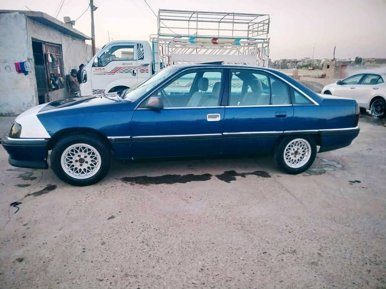 وبل وميكه موديل 1992 محرك 20 كيرعادي صدرامامي خلفي جديدصبق عام جماليه دوشمه جديده كهربايات كله شقاله سنويه 2030 هزه جديده لايت زنون ***********
