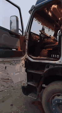 للبيع تنكر ماء فالفو ٢٠٠١ سعه الخزان ٢٥٠٠٠ محرك جديد جاهز للشغل رقم اربيل بسمنه سنويه جديد *********** السعر ١٨٥ وبي مجال
