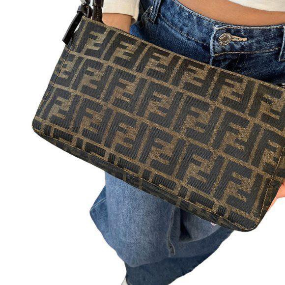 جنطه فندي بهذا الشكل سعره 25 الف اقماش وليس بوكس توصيل 3الاف فقط


**إذا كنت صاحب هذا الإعلان وتريد حذفه لأي سبب، رجاءا أرسل رسالة إلى الدعم الفني**