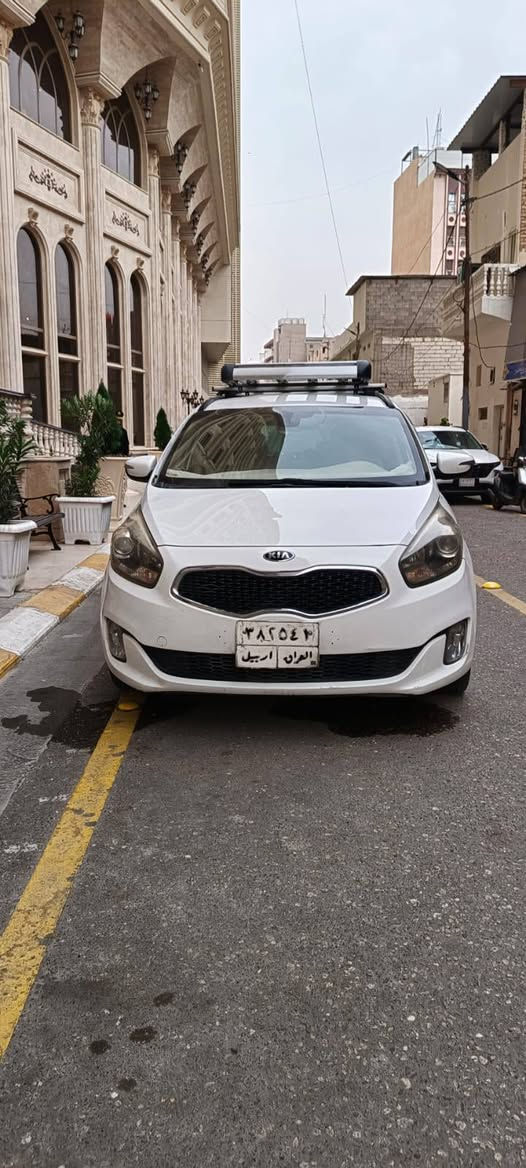 سياره كارينز موديل ١٤
مكفولة سعرها ١٤٥
مري شفط
تحكم جهتين
تبريد قطعتين
مكانها نجف 
***********
