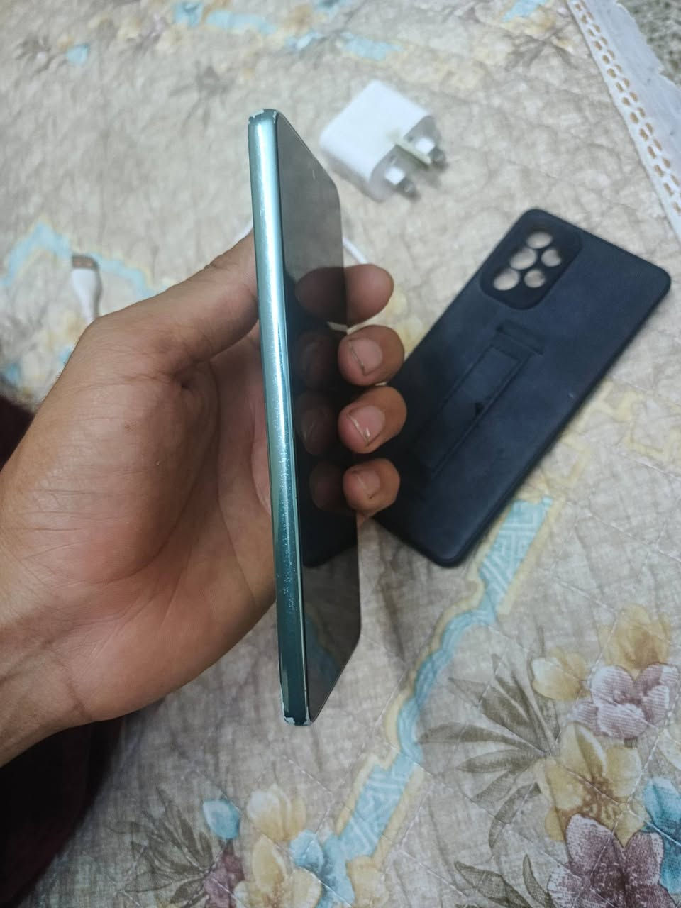 Galaxy A73 5G
ذاكره256. رام 8+8
مكفول من كلشي عل فحص ما داخل تصليح ابدد
شاشه امولد 120هرتز بوبجي 60فريم عل HDR ويا شاحنه وكيبل اصليات وحافظه. 
سعر 250بيع او مراوس العنوان بغداد 
جهاز  بي ضمان سبوع.  

***********.
