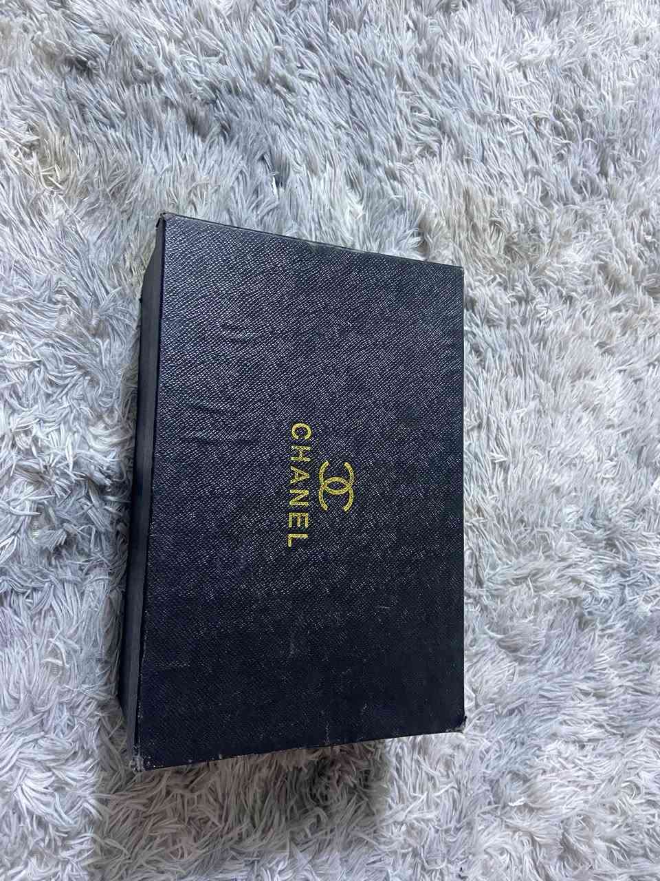 حذاء نسائي حجم ٤١ مستعمل مره وحد للبيع  .
شراي تعال خاص مكاني بابل الحله ، عندي توصيل مجاني.


**إذا كنت صاحب هذا الإعلان وتريد حذفه لأي سبب، رجاءا أرسل رسالة إلى الدعم الفني**