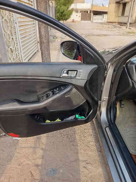 كيا اوبتما مديل2012 رقم بغداد
امريكي حادث خشم الشاصي فقط 
 مكفول كفاله عامه من الصبغ 
فول مواصفات 1/1
بنراما شغاله طكتين 
بصمه تشغيل +ابواب
بصمه صندوق 
كشنات جلد+كهرباء .
كشن سائق خزن ذاكره .تحكم استيرن جهتين + شفتات ستيرن 
مانع انزلاق 
 تبريد ثلج منضومه جديده
 مري شفط واشير بالمري 
شاشه كامره شاشت اعطال
سماعات انفنتي 
 تحكم جهتيه شفتات ستيرن نضام ايكو 
كشنات جلد تبريد تدفئه كشنات كهرباء
 تبريدقطعتين وبعد بيهه مواصفات 
محرك 2000تيربو جديد صارلي تقريبا ١٥ يوم من شاده سياره جاهزه ماعايزه برغي
تبريد قطعتين سياره فوول للخير خنك 
السعر 107ورقه رقمي استفسار أكثر ***********
