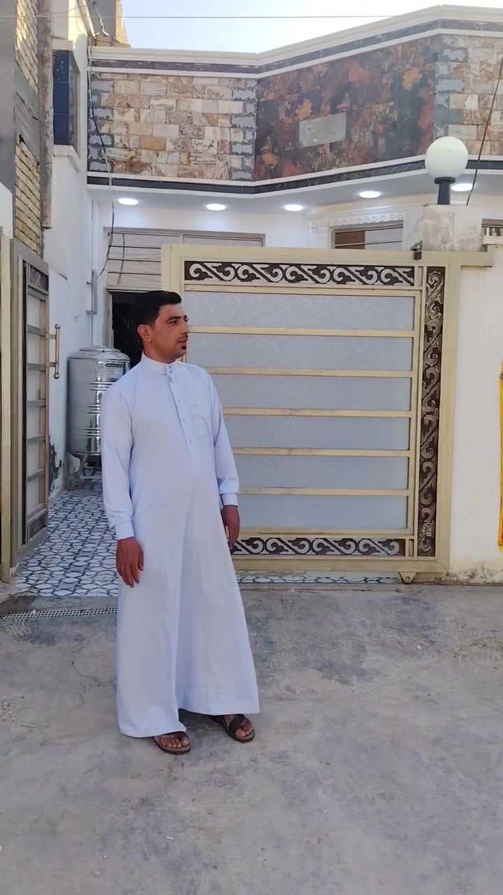 السلام عليكم دار للبيع منطقه باب الحاره الزراعي مساحه البيت 140 متر ***********
