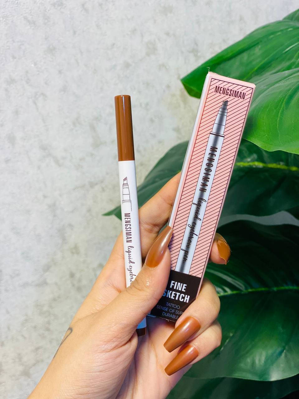 قلم تحديد الحواجب السائل "MENDSMAN 4 Fork Liquid Eyebrow Pencil".
يتميز المنتج برأس شوكة مصمم خصيصًا لإنشاء خطوط دقيقة تشبه الشعر الطبيعي. ✔️✨

التركيبة سائلة، سريعة الجفاف، ومقاومة للماء والتلطخ، وتدوم طويلاً. 💥

يساعد على الحصول على حواجب محددة وممتلئة بمظهر طبيعي ثلاثي الأبعاد. 💯

يأتي المنتج بثلاثة ألوان طبيعية لتناسب ألوان الشعر المختلفة (رمادي داكن، كستنائي، بني داكن). 🫶❤️

يوجد خدمة توصيل لجميع محافظات العراق 🚘
#الجميع


**إذا كنت صاحب هذا الإعلان وتريد حذفه لأي سبب، رجاءا أرسل رسالة إلى الدعم الفني**