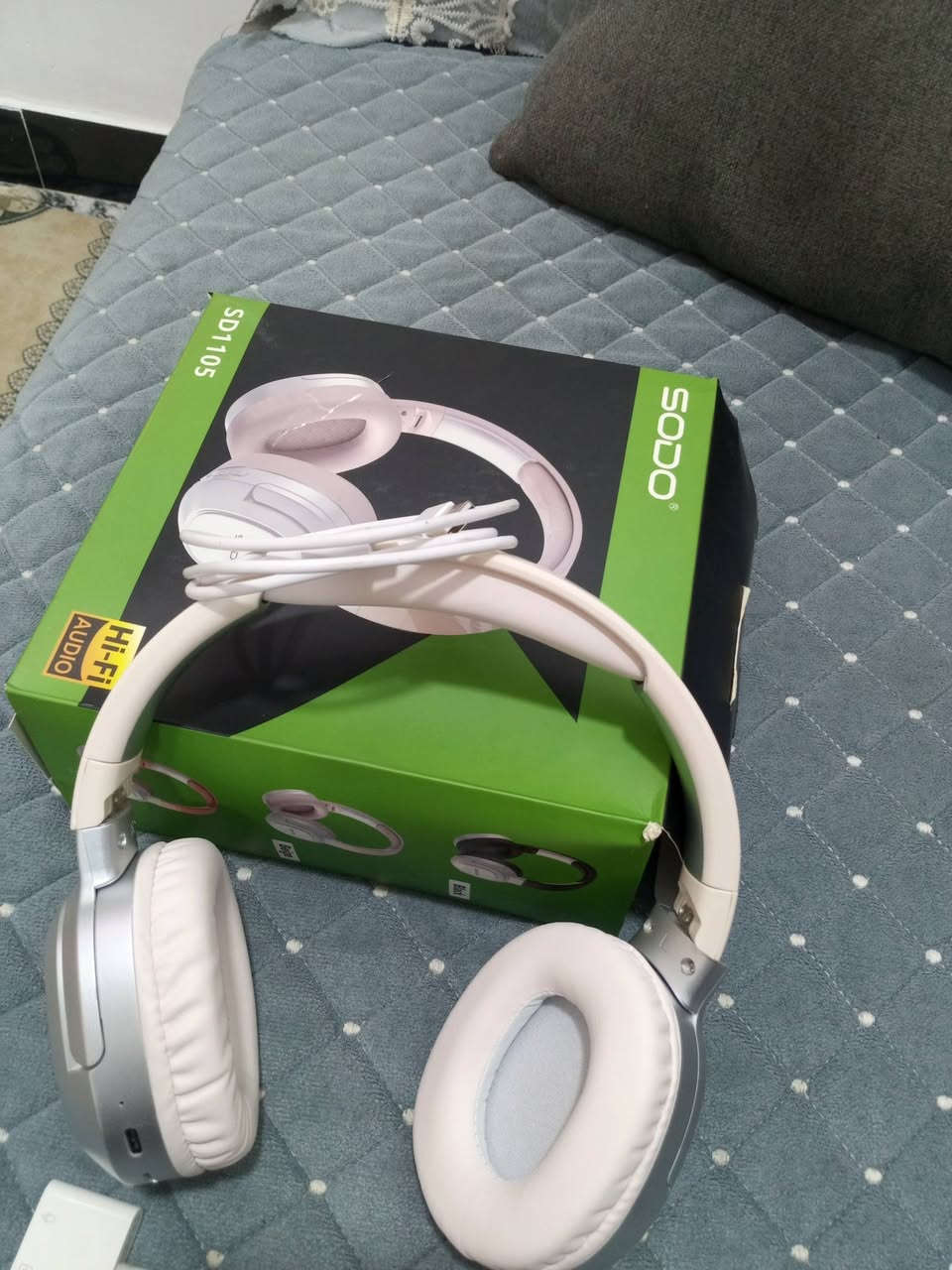 اسلام عليكم سماعه ابلوتوث أو توصاله مال ايباد بعدهن جديدات أسعر اثنينهن 60 شراي اتصل ***********
