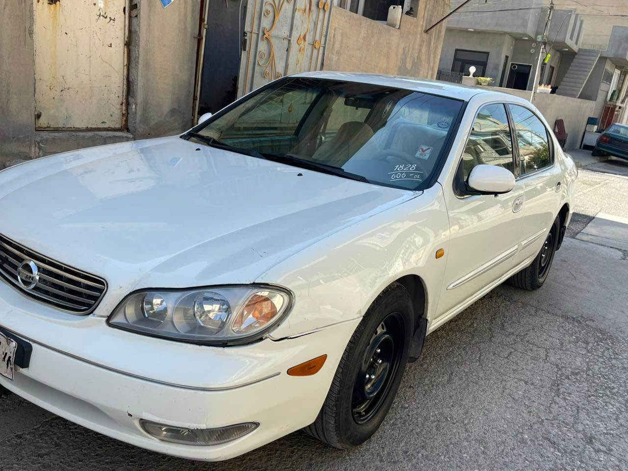 سلاوی خواتان لێ بێت 
نیسان ماگزیما مۆدێل ٢٠٠٢ 
ئارم هەولێر گێر عادیە
٣ پارچەی بۆیاغە 
بۆنیت و چەمەلەغ و دەرگای سەکن
سەیارەکە  بێ مەسرووفە ٤ جام کارەبایە و مەکینە ٣٠٠٠ 
تەبریت و گەرمی بە شەرت 
مالی دۆستە 
بە شەرتی گێر و مەکینە 
ئارمەکەشی بە شەرت
***********
***********
جوابی کۆمێنت نادەمەوە
نرخی 56  مەجال بشدار, السليمانية
