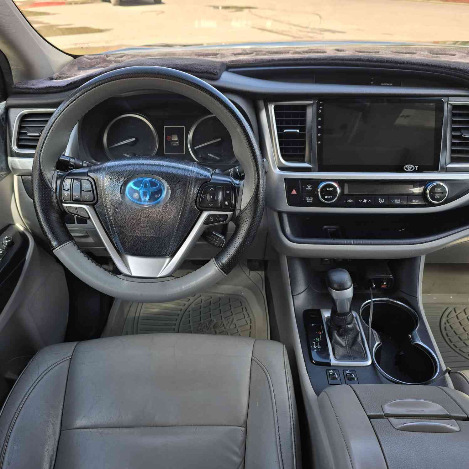 السلام عليكم هايلندر 2018 فول مواصفات محرك 6 مامفتوح كشن كهربائي صندوق كهربائي بصمه صدر جديد تواير جديد رقم كركوك شرط التحويل هزه جديده ضرر بونيد بدون دواخل
يرهم مراوس 
السعر 230$ وبيها مجال
للاستفسار ***********
