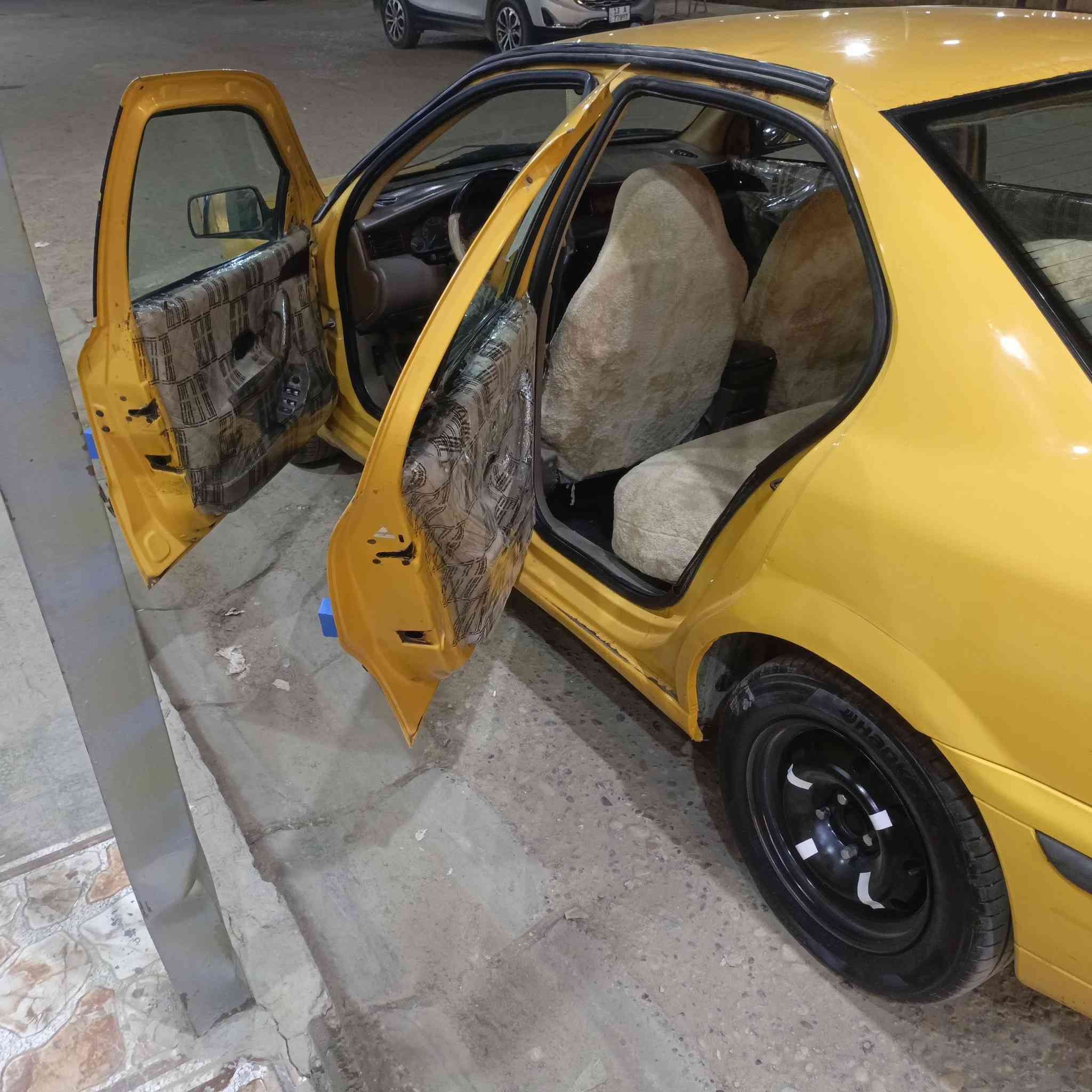 سلام عليكم سياره للبيع سمند مديل 2017 مكينه وكير مكفولات مكفوله من الضربه والتبديل  والصبغ سياره حلوه عله وضع شركه كهربائي كلها شغاله تبريد ثلج حداده جديده تخم تاير تراي وين ما يعجبك سياره حلوه كلش جاهز من كلشي تحويل اليمته مايعجبك سعر 33مكاني العماره ميسان هذا رقمي ‏‪***********‬‏
