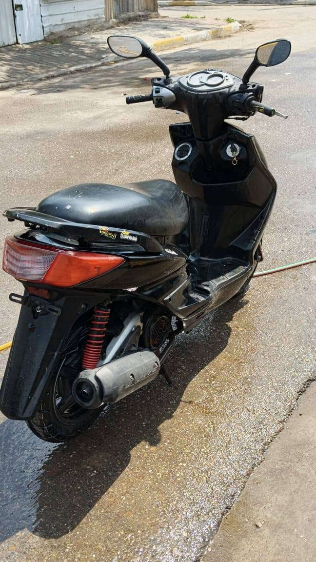 سلام عليكم سكنس فحل  كابريتر خطين  دراجة نضيفه شلعة معدل كلشي على البلاد تاخذهة من الباب تايرت جدد التاير الورة اوت البارحة شادة جديد احلة من صور تجي وشوف بعينك  خير من اللة دبلات حلوات مابيهة طسة رسمي كلجات يخبلن ترايك وين ميعجب نكرة بكل وقت باتري جديد شادة اشاير يمنة يسرة دبل اشارة عالي ناصي كلهن شغالت فقط الشاشة طافية  السعر 650 وبيهة مجال مكاني بغداد الحسينية مال راشدية  رقم *********** بي وتساب
