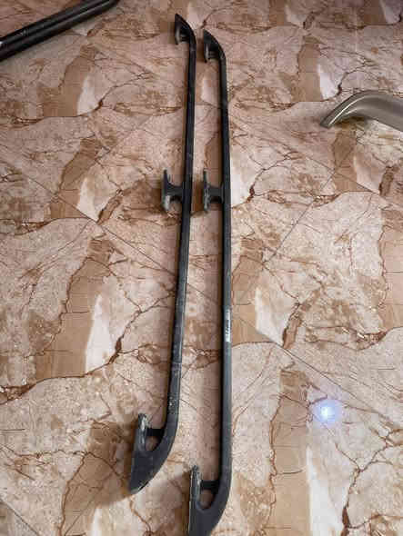 سلام عليكم غراض مال باجيرو جناح خلفي وسبايدرات ودرع كلهن نضاف اتصل وبخدمتك مااتواجد ع الفيس واتساب *********** او اتصال *********** مكاني بصره وتوصيل موجود
