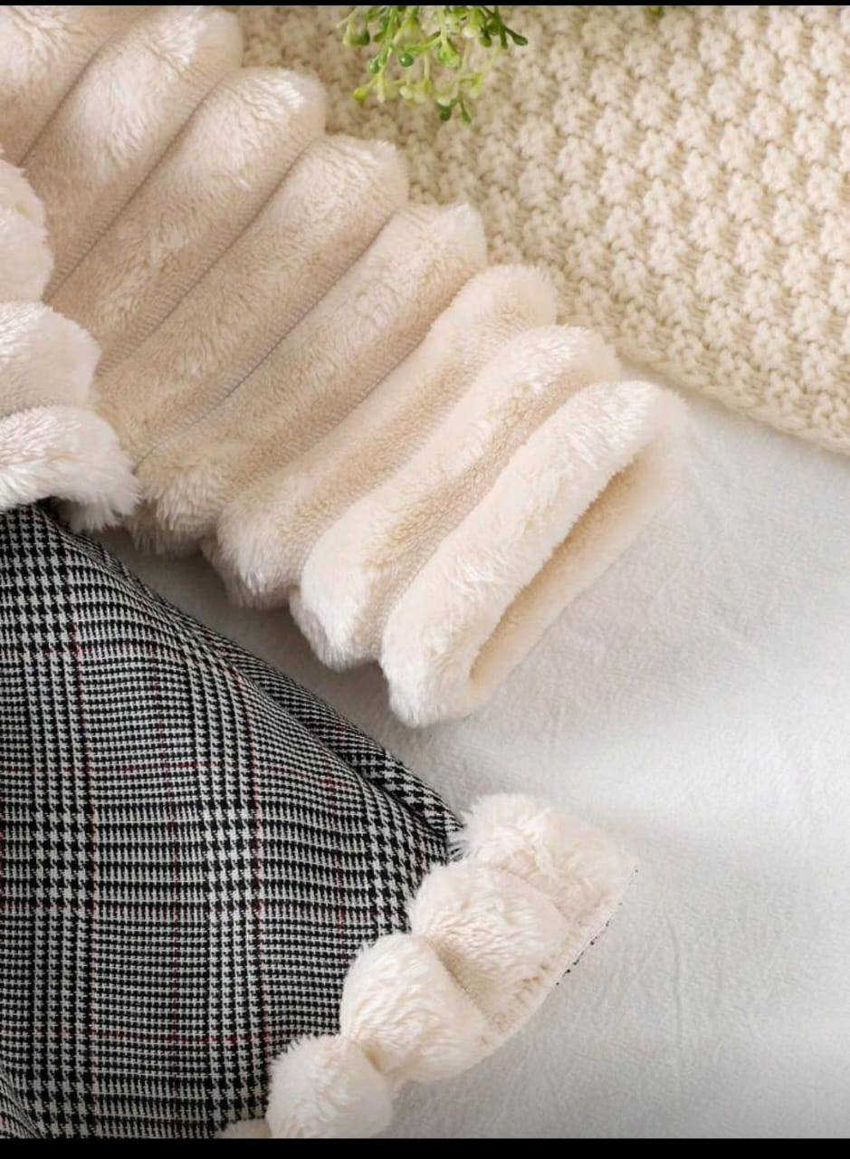 فستان  حفر كاروهات مكلف فرو مع جاكيت فرو وجهين   للبنات الصغار، خريف/شتاء، قطعتان
مقاسات 
18 ل 24 شهر 
2 ل 3 سنوات 
السعر 🩵🩵
🩶💜🩶💜🩶💜🩶💜


**إذا كنت صاحب هذا الإعلان وتريد حذفه لأي سبب، رجاءا أرسل رسالة إلى الدعم الفني**